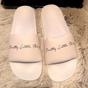 prettylittlething white slides size 8